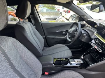 Peugeot E-2008